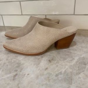 Matisse Cammy Mules, size 6 1/2, ivory mini leopard